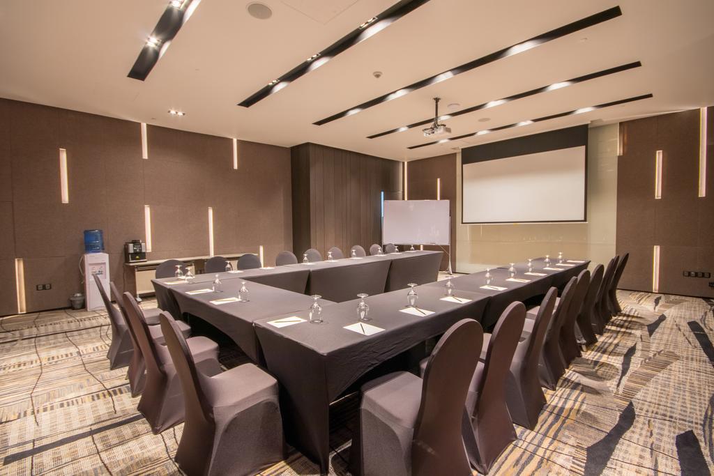 I'M Hotel Makati City Exterior photo Meeting room at the hotel