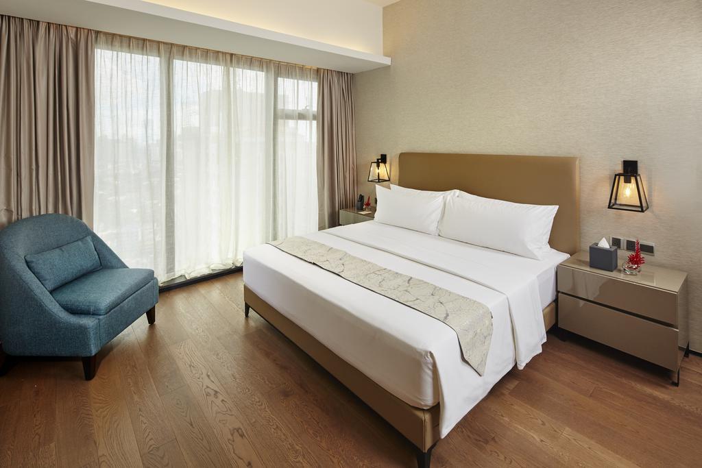 I'M Hotel Makati City Exterior photo Deluxe Room