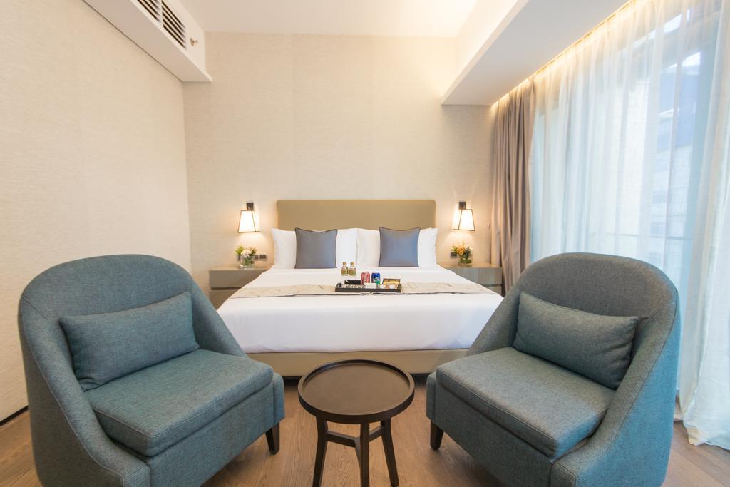 I'M Hotel Makati City Exterior photo Deluxe Room