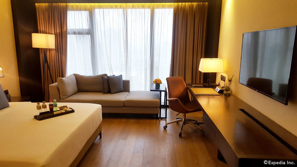 I'M Hotel Makati City Exterior photo Deluxe Room