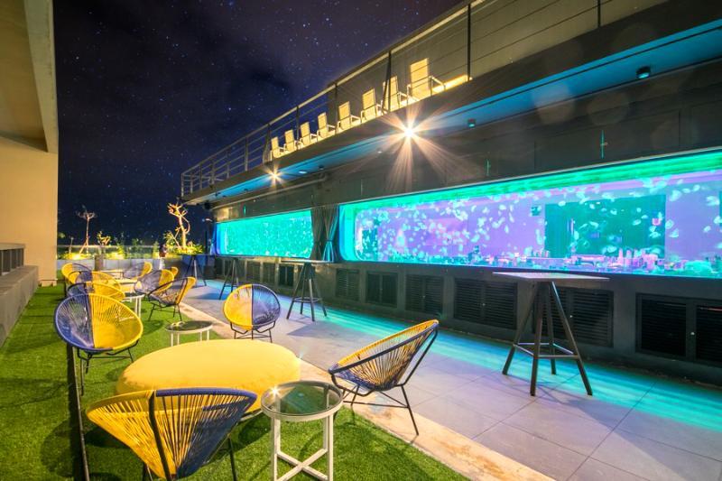 I'M Hotel Makati City Exterior photo The rooftop bar